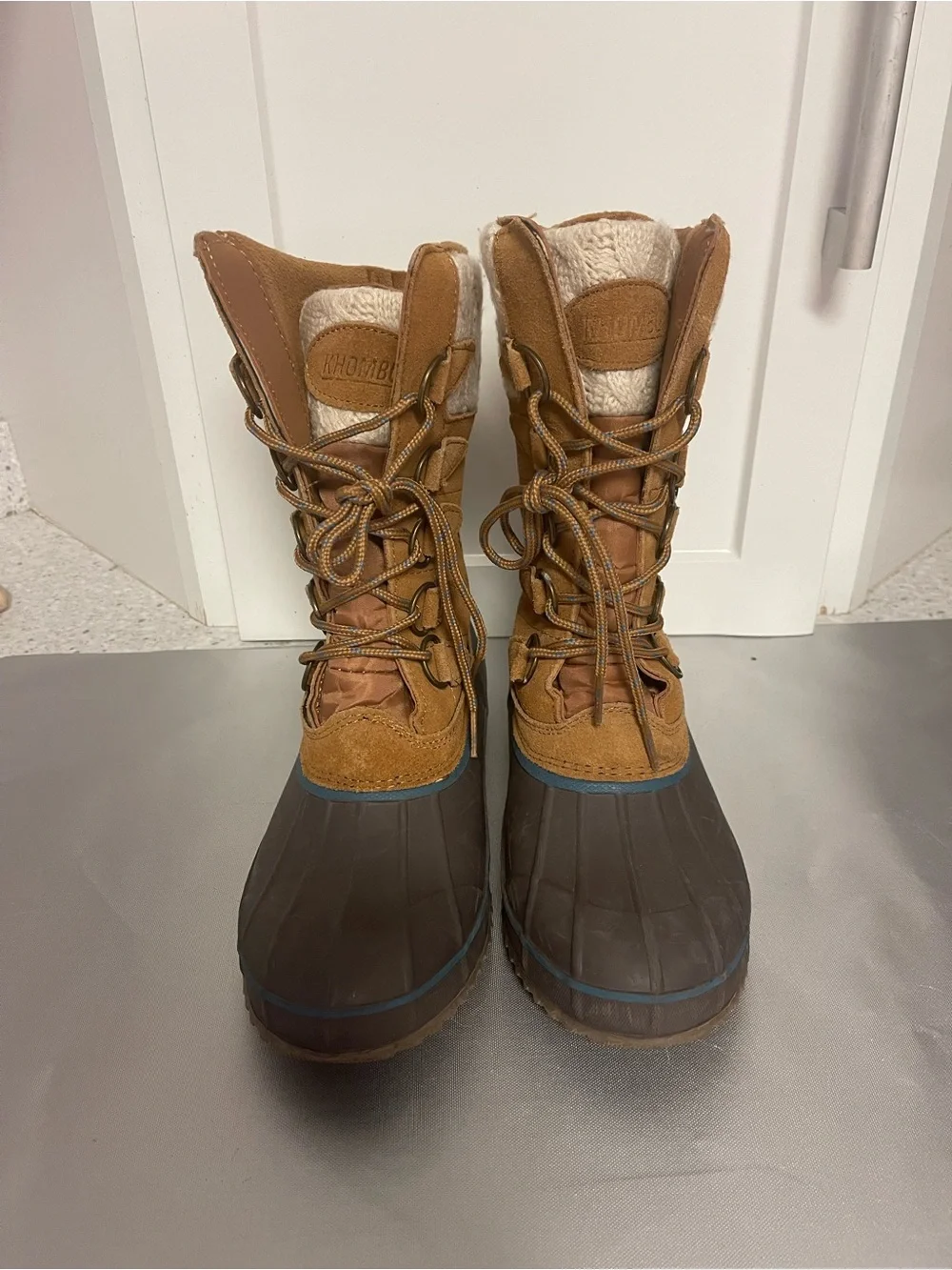KHOMBU Women’s Brown and Tan Waterproof Lace-Up Winter Boots Suede & Rubber Sz 9